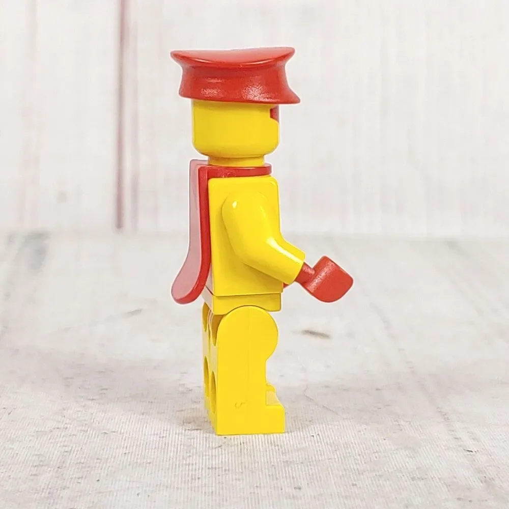 Loco Super Station Master w/ Red Cape - LEGO Minifigure TRN102 - VINTAGE Yellow
